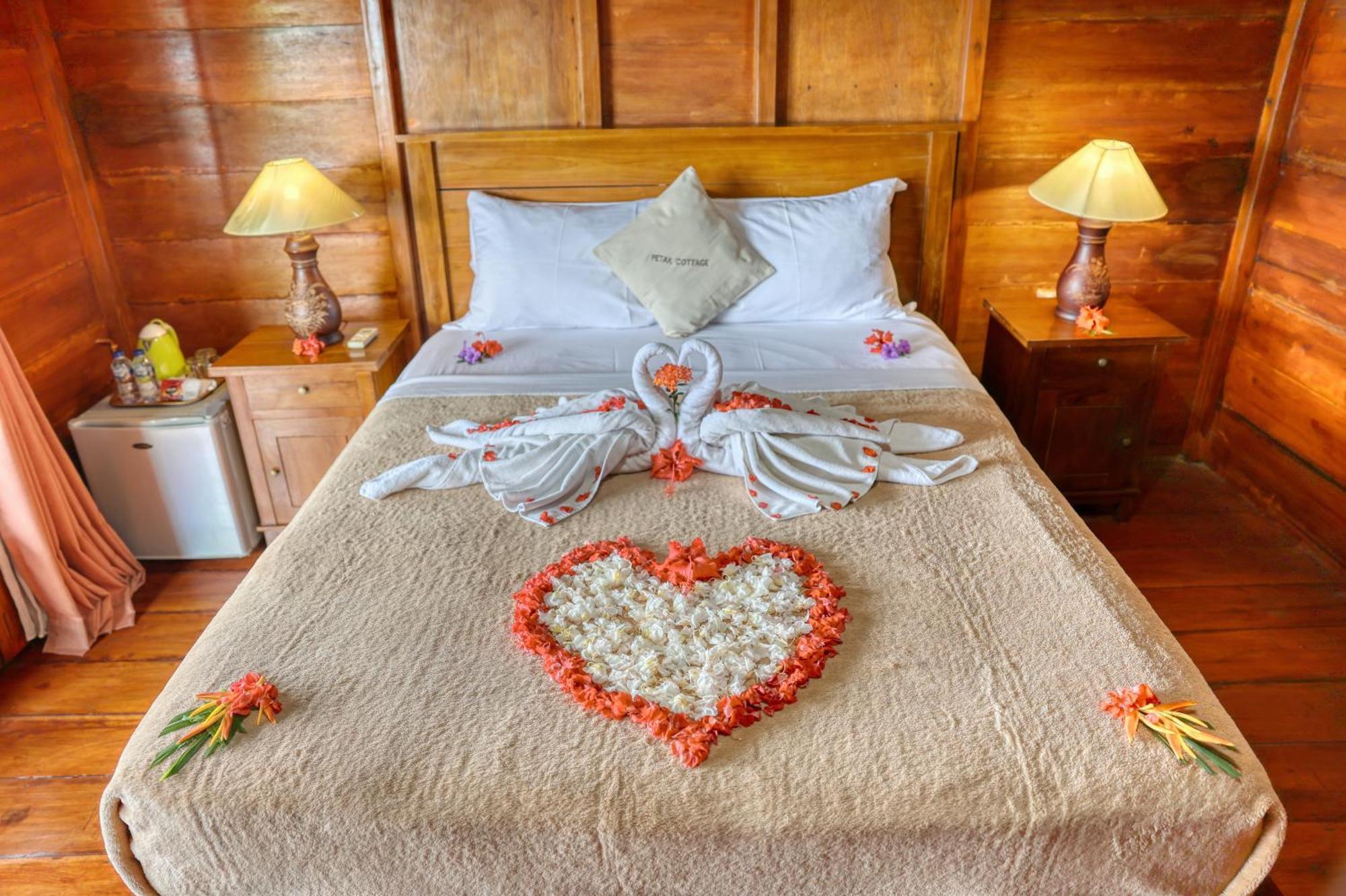 Petak Cottage Ped ภายนอก รูปภาพ