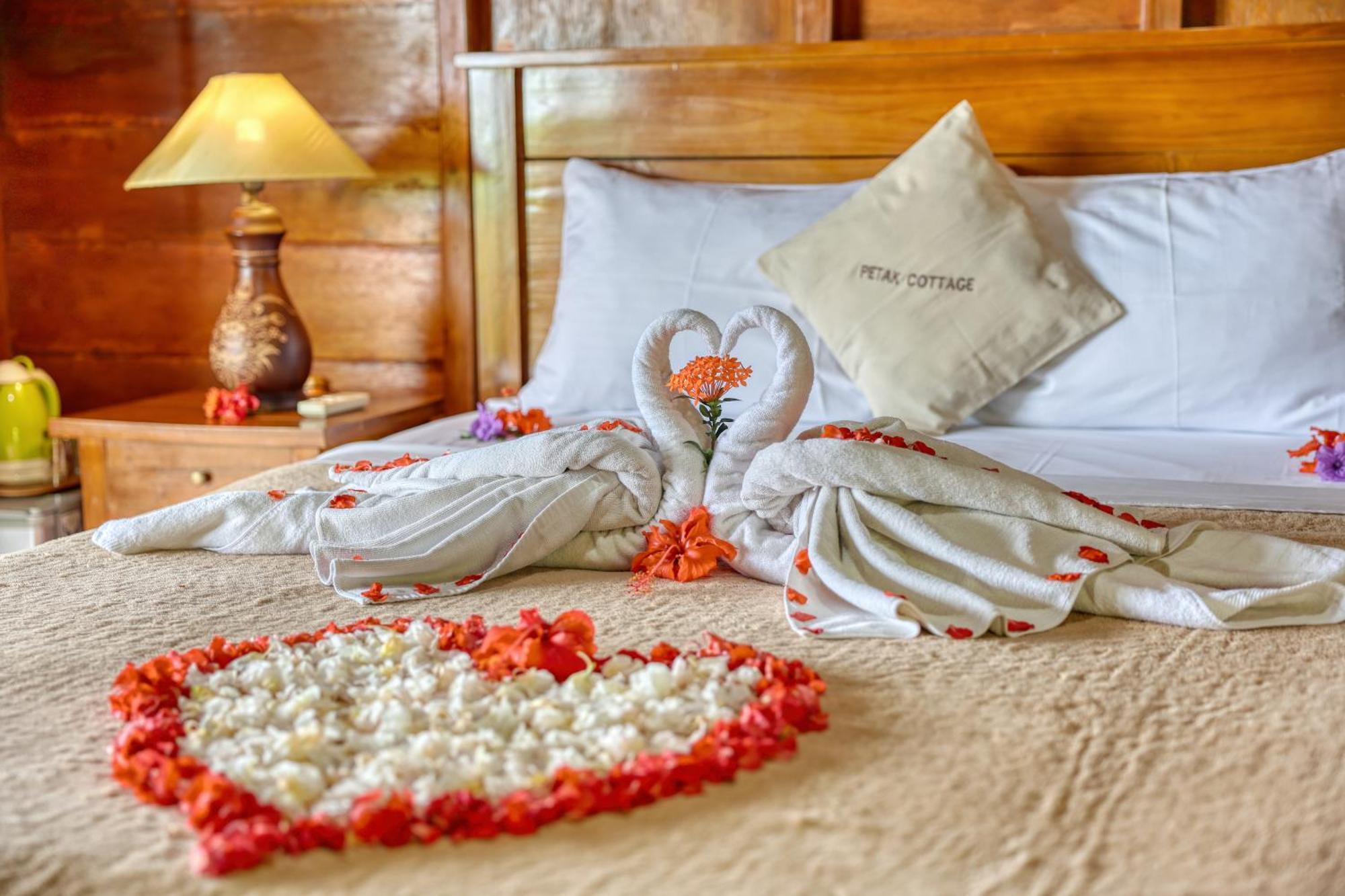 Petak Cottage Ped ภายนอก รูปภาพ
