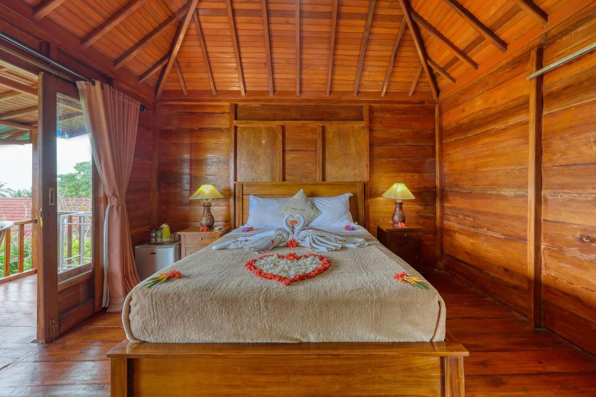 Petak Cottage Ped ภายนอก รูปภาพ