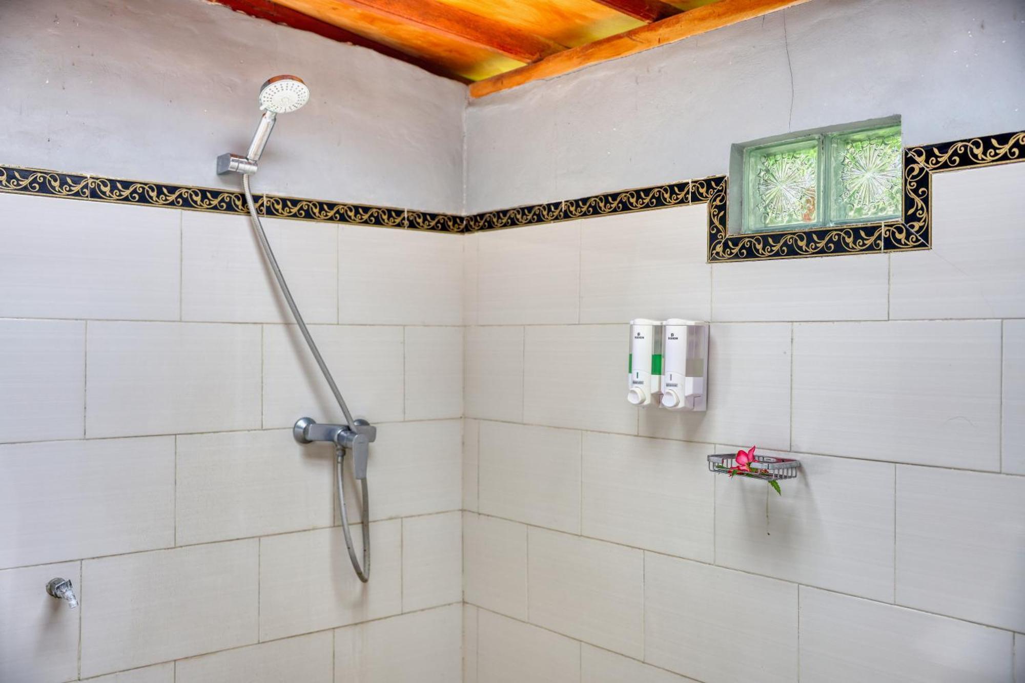 Petak Cottage Ped ภายนอก รูปภาพ