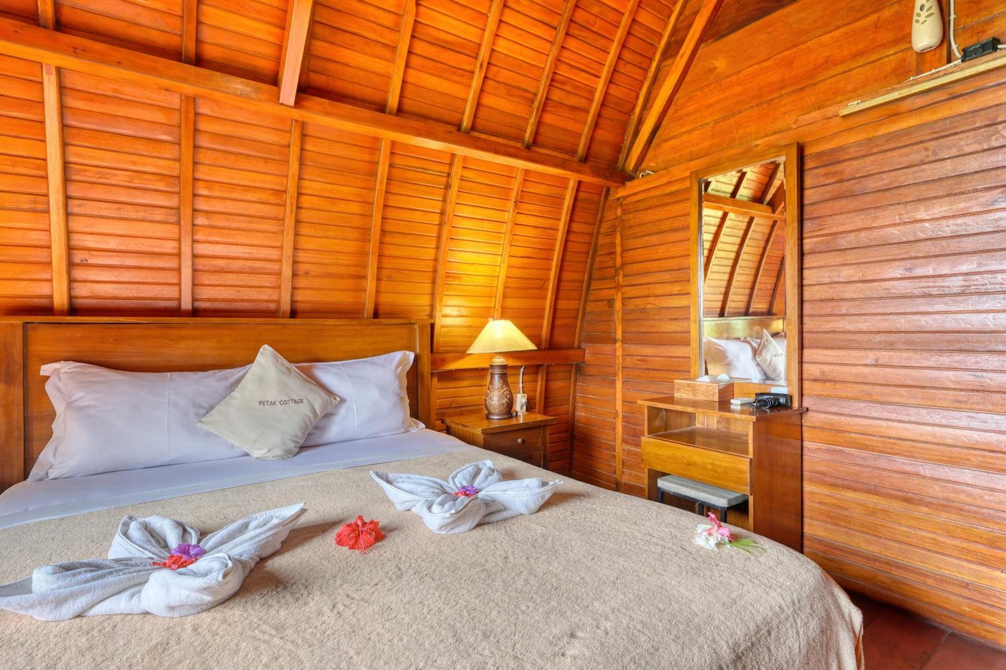 Petak Cottage Ped ภายนอก รูปภาพ